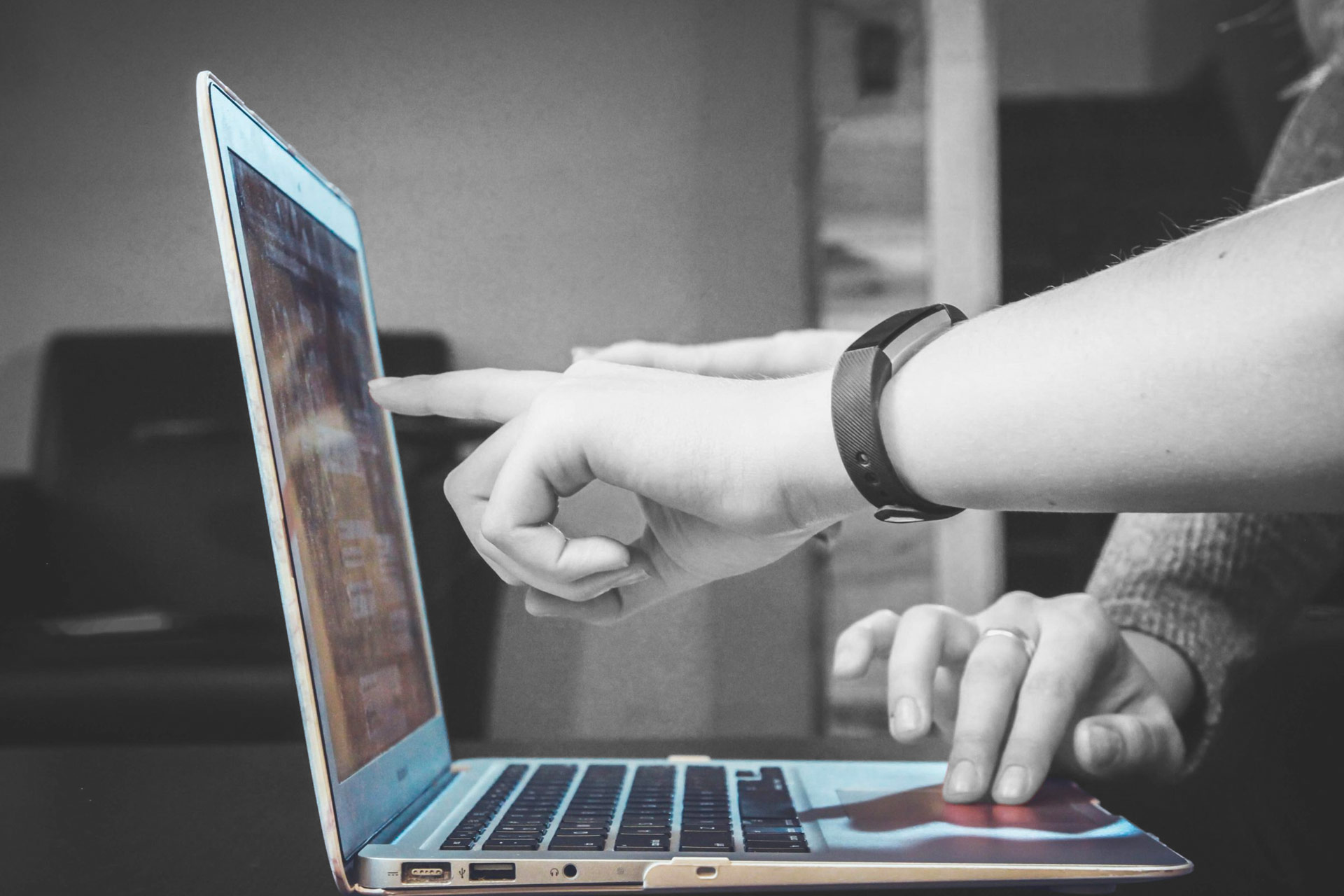 Build Relationships With An Informative Blog